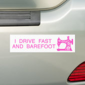 I drive fast and barefoot pink バンパーステッカー (車上)