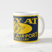 "I Fly At Zahns Airport"ヴィンテージライセンスプレートmag ジャンボコーヒーマグカップ (正面右)