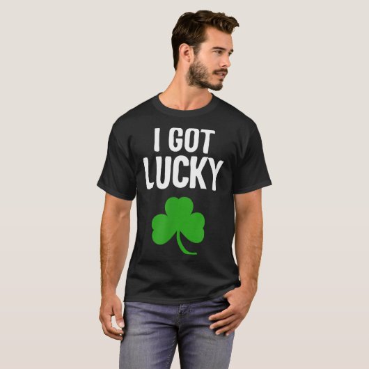 I Got Lucky Dad St Patricks Day Pregnancy Announce Tシャツ (正面フル)