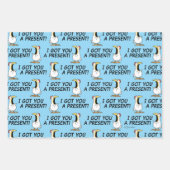 I GOT YOU A PRESENT! shouty chicken ラッピングペーパーシート (正面3)