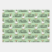 I GOT YOU A PRESENT! shouty chicken ラッピングペーパーシート (正面)