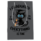 I Graduated It's Fine I'm Fine Everything Is Fine  ミディアムペーパーバッグ (正面)
