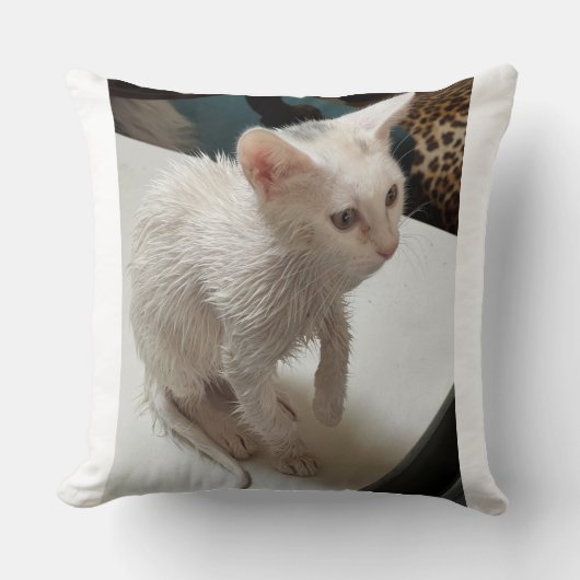 I Hate People! Cat Throw Pillow クッション (正面)