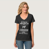 I Have Two Titles Aunt And Labrador Dog Mom Tシャツ (正面フル)