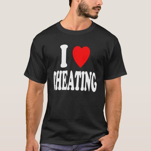 I Heart (Love) Cheating Games Tabletop Family Game Tシャツ (正面)
