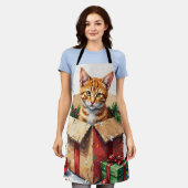 I Help Unpack! Funny Cat in Christmas Shipping Box エプロン (着用した状態)