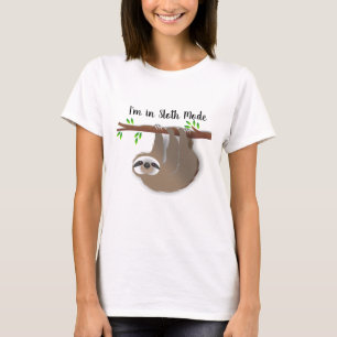 「I i'm in Sloth Mode」(スロスモード) -木の枝の茶色のナマケモノ Tシャツ