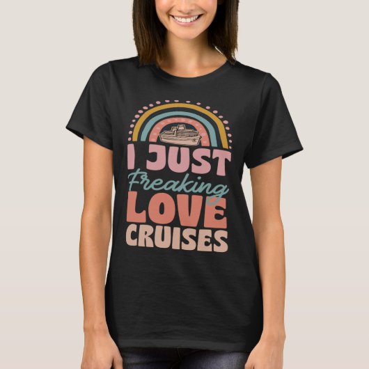 I Just Freaking Love Cruises Bohemian Rainbow Tren Tシャツ (正面)