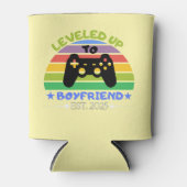 I Leveled Up To Boyfriend Funny Gamer Est. 2025   缶クーラー (正面)