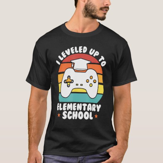 I leveled up to elementary school graduate tシャツ (正面)