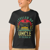 I Leveled Up To Uncle 2026 Promoted To Uncle Level Tシャツ (正面)