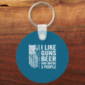 I Like Guns Beer Maybe 3 People Funny Drinking キーホルダー (正面)