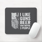 I Like Guns Beer Maybe 3 People Funny Drinking マウスパッド (マウス)