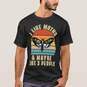 I Like Moths and Maybe 3 People  Camping Crew Hunt Tシャツ (正面)