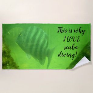 I LOVEスキューバダイビングおもしろい水中魚写真 ビーチタオル
