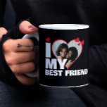 I Love パーソナライズされた My Friend 最高の写真 コーヒーマグカップ<br><div class="desc">リカソからの優れた写真ハートのマググのカスタム一パーソナライズされたつ – 愛ハート写真テンプレートデザイン..単に自分の写真を追加するこのマググにはっきりしたI LOVE MY BFF友人と一緒に自分の写真を追加する（を挿入またはカスタマイズ可能な製品をパーソナライズ） ... </div>