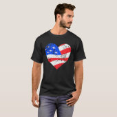 I Love America  Distressed USA flag heart Tシャツ (正面フル)