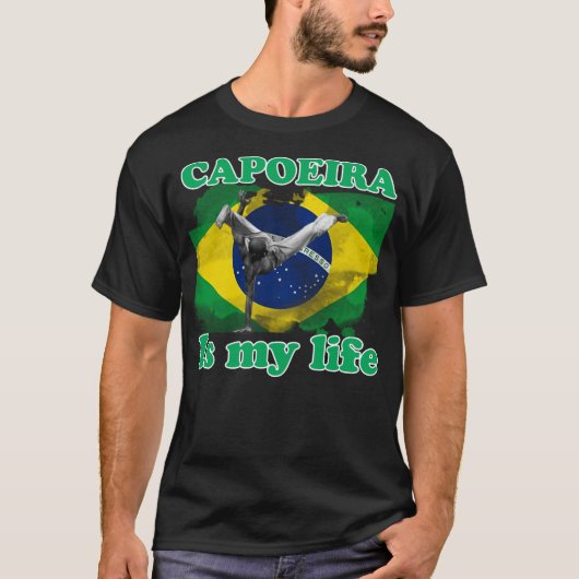 I love capoeira. tシャツ (正面)