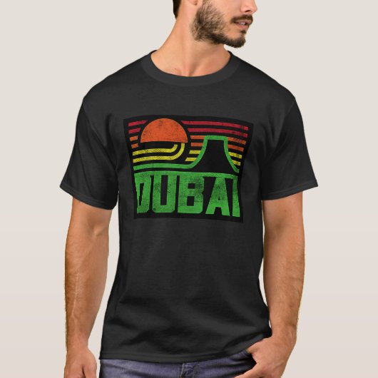 I Love Dubai Cool Retro Dubai Sunset Illustration Tシャツ (正面)