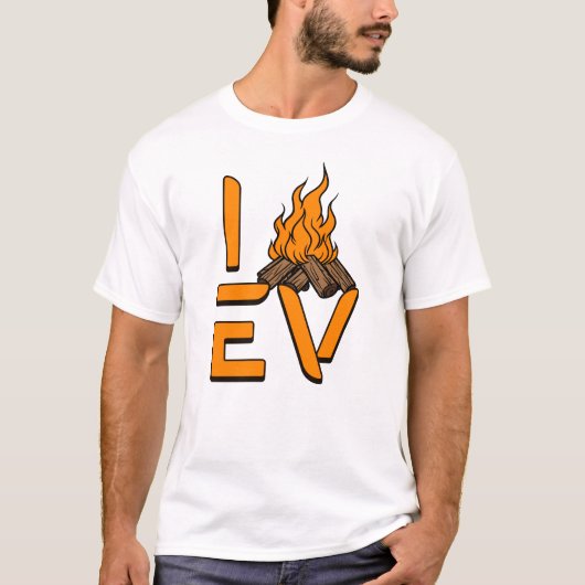 I Love EV Camping Campfire Tシャツ (正面)