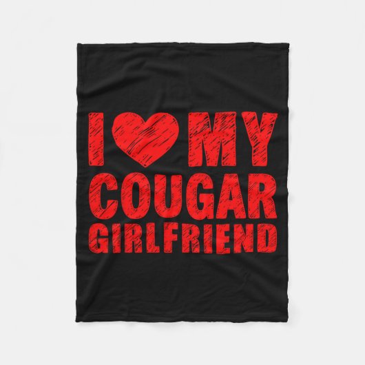 I Love My Cougar Girlfriend Heart Valentine Couple フリースブランケット (正面)