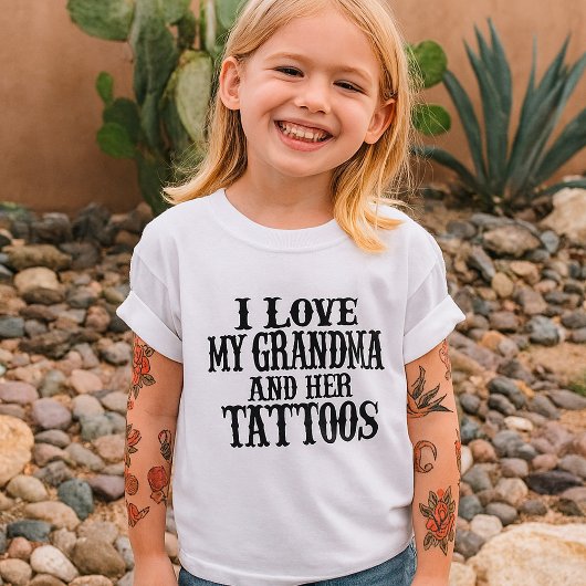 I Love My Grandma And Her Tattoos Tシャツ