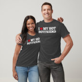 I Love My Hot Boyfriend Funny Birthday Anniversary Tシャツ (ユニセックス)