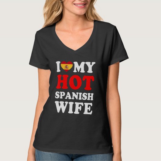 I love My Hot Spanish Wife Funny Husband Gift Tシャツ (正面)