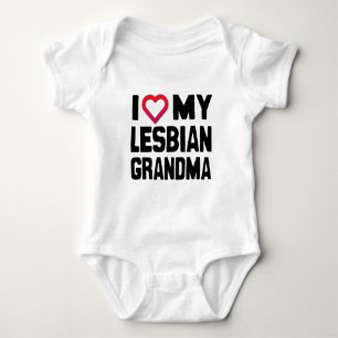 I LOVE MY LESBIAN GRANDMA -.png ベビーボディスーツ