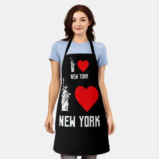 I Love New York Heart T‑Shirt Design エプロン (着用した状態)