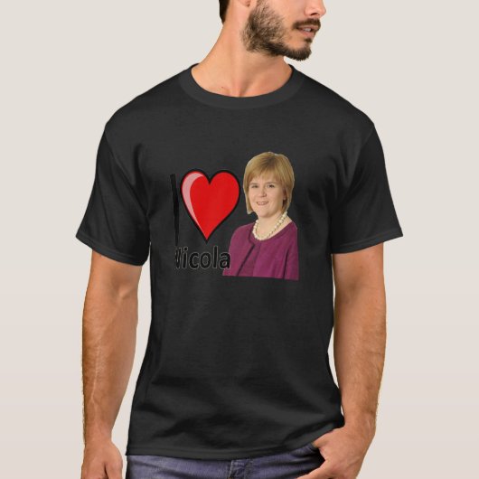I Love Nicola Sturgeon Essential  Tシャツ (正面)