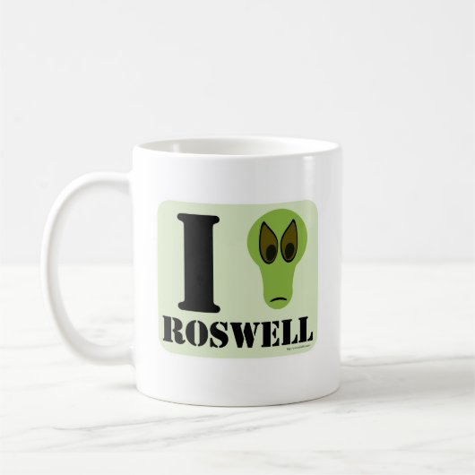 I Love RoswellおもしろいエイリアンロゴUFOデザイン コーヒーマグカップ (左)