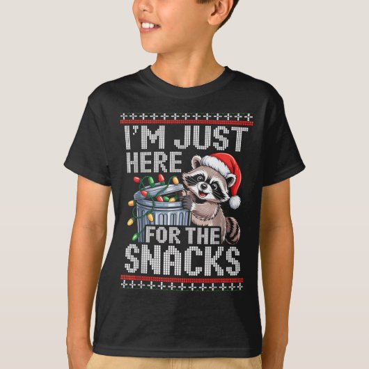 I’m Just Here For The Snacks Raccoon Christmas Ugl Tシャツ (正面)