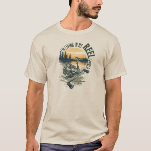 I’m Living in My | おもしろい釣り人のギフト | アウトドア Tシャツ (正面)