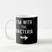 I’m With The Bacteria Funny Halloween Couple Costu コーヒーマグカップ (左)