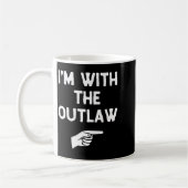 I’m With The Outlaw Funny Halloween Matching Costu コーヒーマグカップ (左)