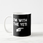 I’m With The Yeti Funny Halloween Matching Costume コーヒーマグカップ (左)