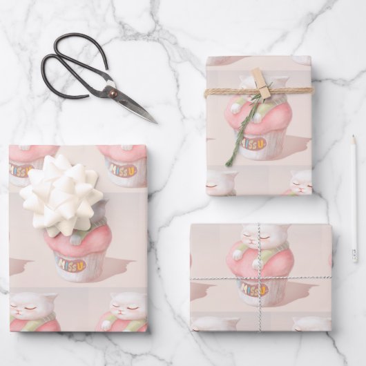 「I Miss You」：かわいい寝猫のカップケーキアート ラッピングペーパーシート (正面)