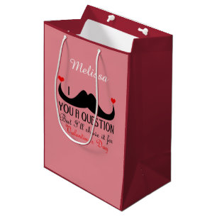I mustache you a questionのバレンタインデー ミディアムペーパーバッグ