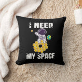 I Need My Space – Simpático astronauta espacial クッション (ブランケット)