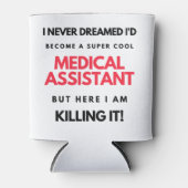 I Never Dreamed I'd Become A Super Cool Medical 2 缶クーラー (正面)