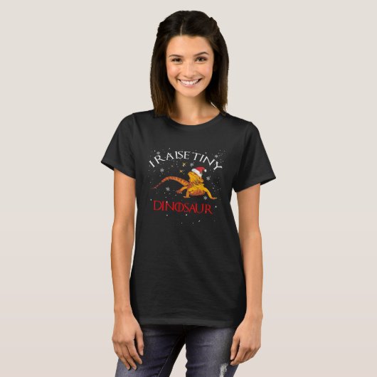 I Raise Tiny Dinosaurs Santa Hat Christmas Bearded Tシャツ (正面フル)