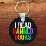 I Read Banned Books Rainbow キーホルダー<br><div class="desc">I read banned books. A cool rainbow keychain for people who like reading LGBTQ novels and other things that have been removed from the school library. A cute liberal gift.</div>