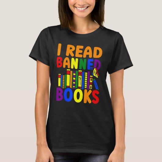 I Read Banned Books Reading Library 9 Tシャツ (正面)
