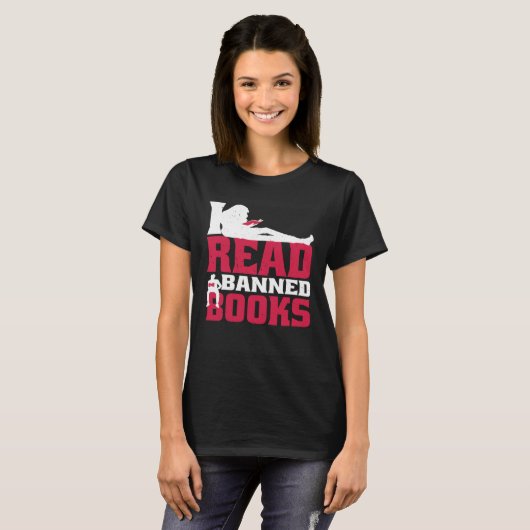 I Read Banned Books Tシャツ (正面フル)