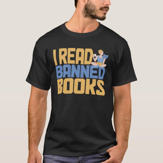 I Read Banned Books Tシャツ (正面)