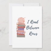 I Read Between Rows Crochet Knitting Book Lover シーズンカード (正面)