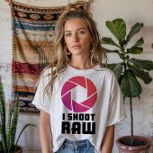 I Shoot Raw Tシャツ