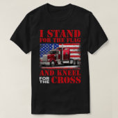 I Stand For The Flag And Kneel Cross Tシャツ (デザイン正面)
