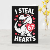 I Steal 67 Hearts Funny 67 Valentine Dinosaur Men  カード (黄色い花)